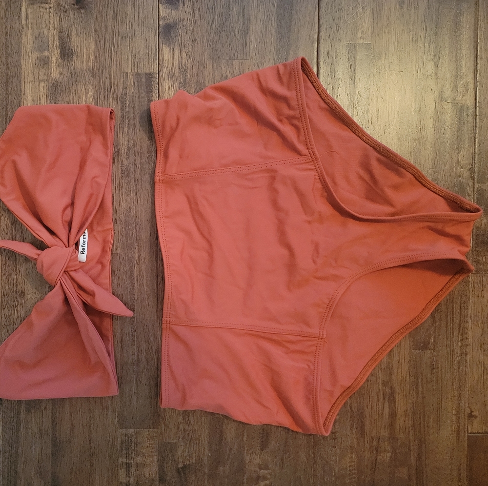 Reformation Mandalay in Blush size L